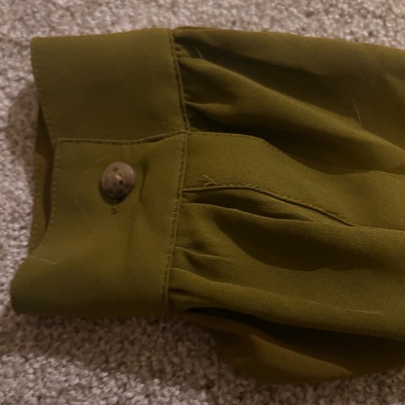 Loft blouse. Army green. 1/2 bottom with sleeve button. Poly. Size L worn once - Picture 4 of 6